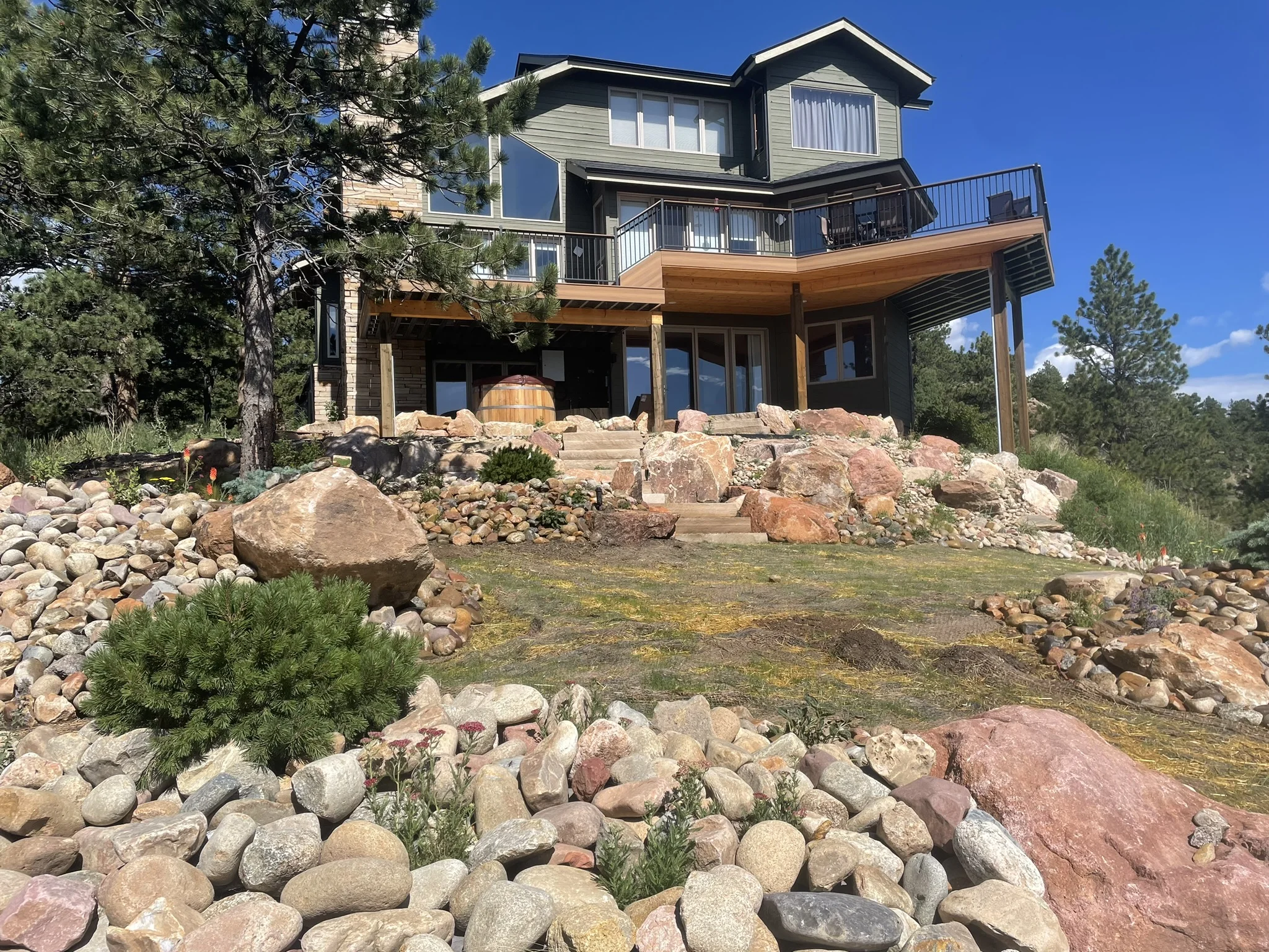 Blue Mountain Stone and Leaf Landscaping
