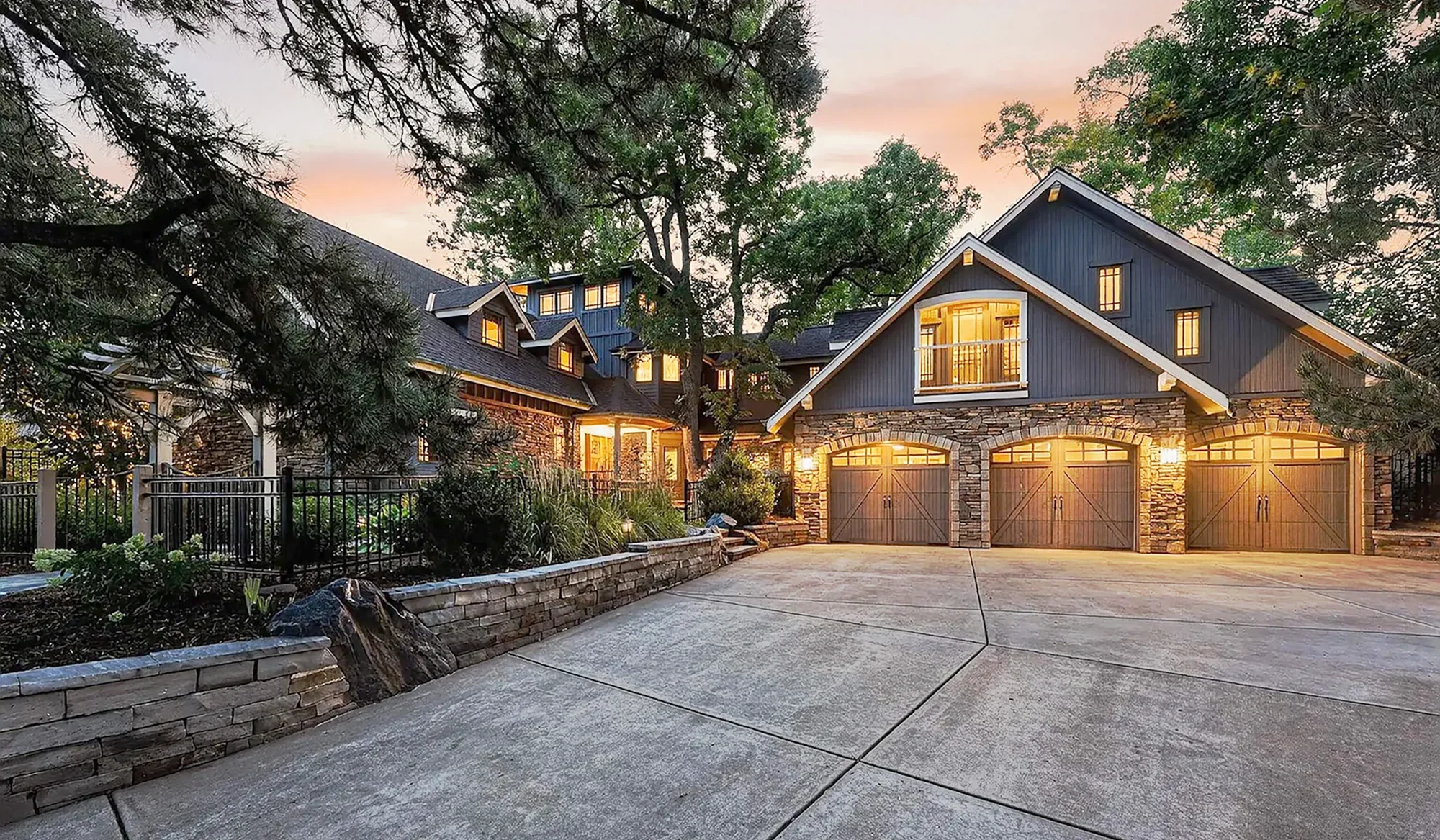Wilson Court Stone & Leaf Landscaping